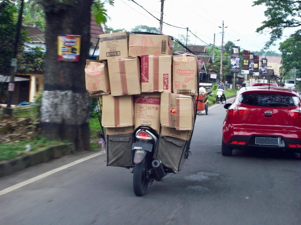 駐輪場がない？配達中の止め場所確保とロックの正解